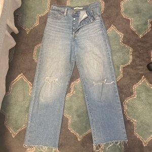 Levi’s rib cage straight ankle denim light wash frayed size 27